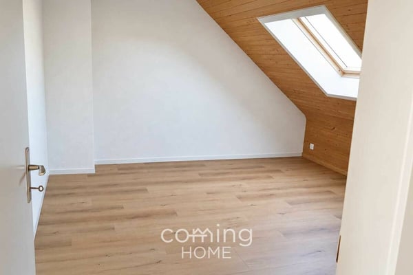 Modernisierte 3.5 Zimmer Dachwohnung mit Balkon in Thörigen 4