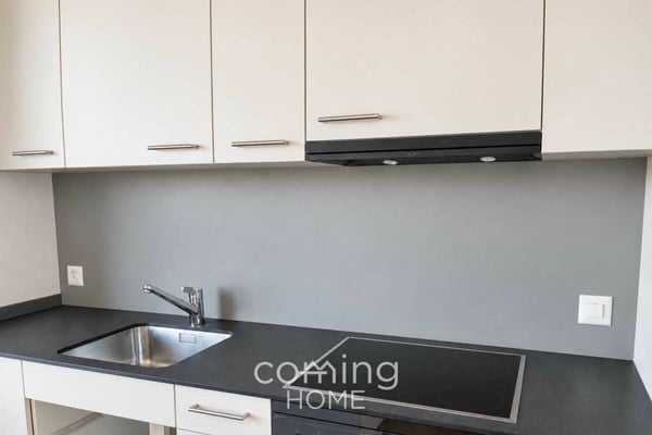 Modernisierte 3.5 Zimmer Dachwohnung mit Balkon in Thörigen 3