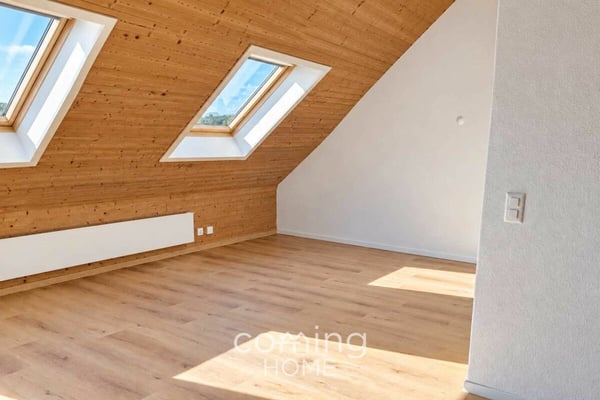 Modernisierte 3.5 Zimmer Dachwohnung mit Balkon in Thörigen 2