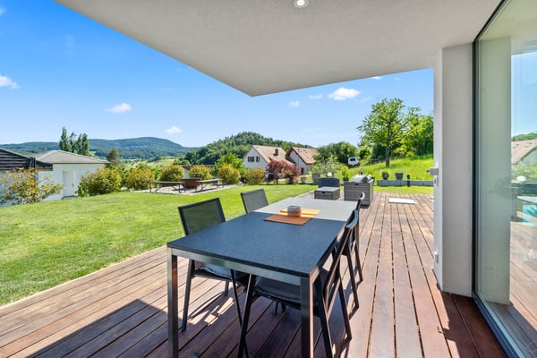 Exklusives Wohnen mit Pool und Panorama 5