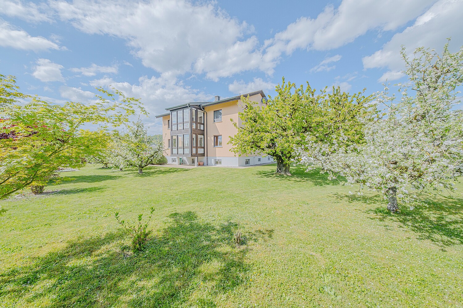 Immobilie in Full-reuenthal - Wohnen mit Weitblick  gepflegtes Zweifamilienhaus im Grünen - Bild 1