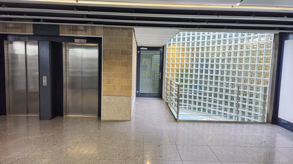 Helle Büro-/Gewerbefläche (300m2) an zentraler Lage in Brugg zu vermieten 9