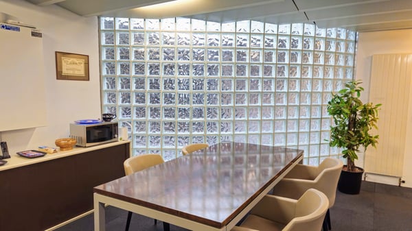 Helle Büro-/Gewerbefläche (300m2) an zentraler Lage in Brugg zu vermieten 6