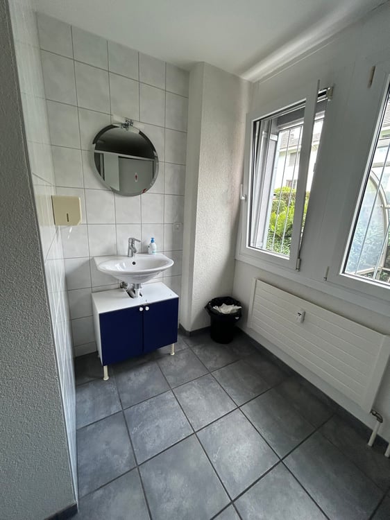 Heller Praxisraum / Atelier in Allschwil zu vermieten 3