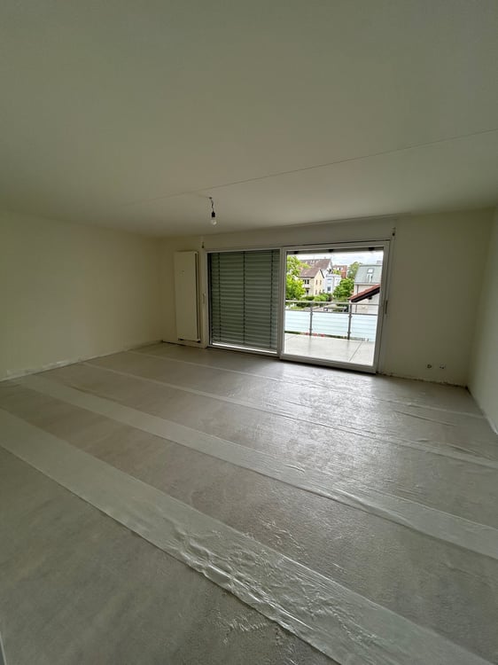 Helle 4.5-Zimmer-Wohnung mit grossem Balkon zu vermieten 2