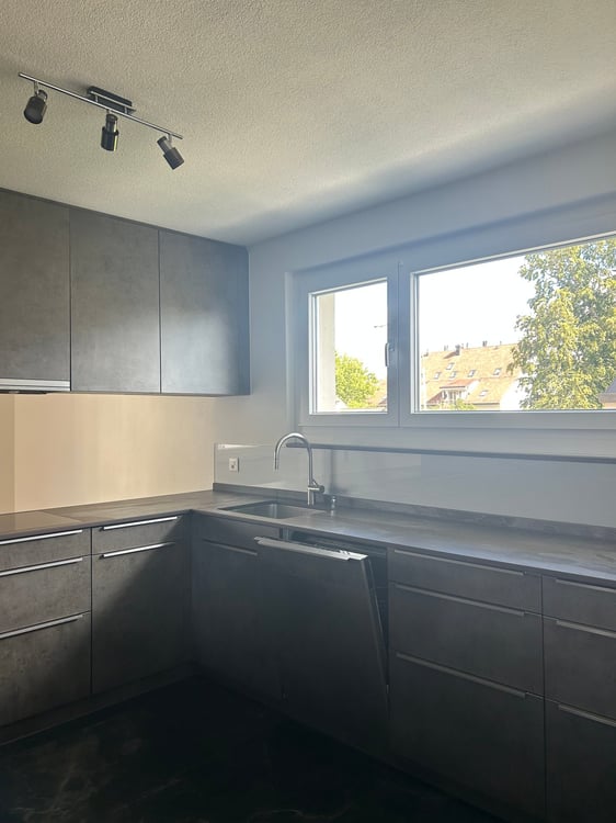 Exklusive 6.5 Zimmer Duplex-Wohnung zu vermieten 2
