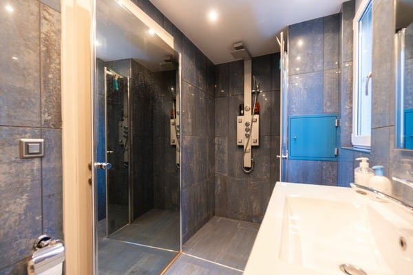 *RESERVIERT* Exklusives Designerhaus mit Einzigartiger Architektur und Modernstem Komfort 11