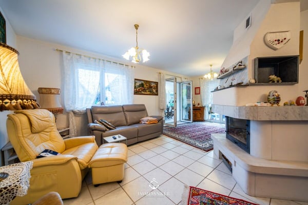 Traumhaftes Einfamilienhaus mit grossem Garten in ruhiger Lage in Hegenheim 3