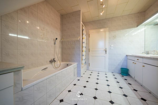 Traumhaftes Einfamilienhaus mit grossem Garten in ruhiger Lage in Hegenheim 10