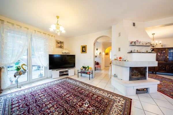 Traumhaftes Einfamilienhaus mit grossem Garten in ruhiger Lage in Hegenheim 2