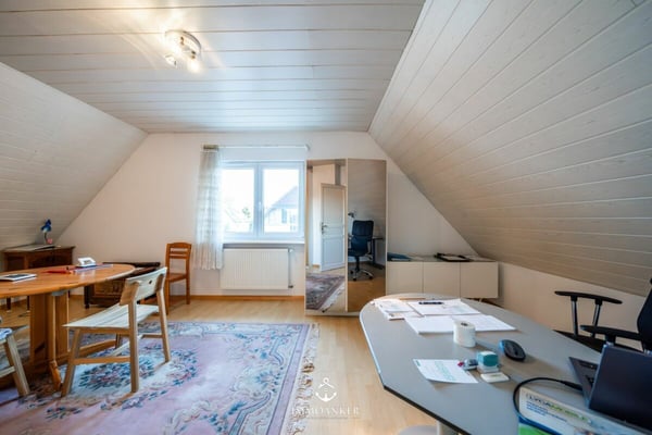 Traumhaftes Einfamilienhaus mit grossem Garten in ruhiger Lage in Hegenheim 9