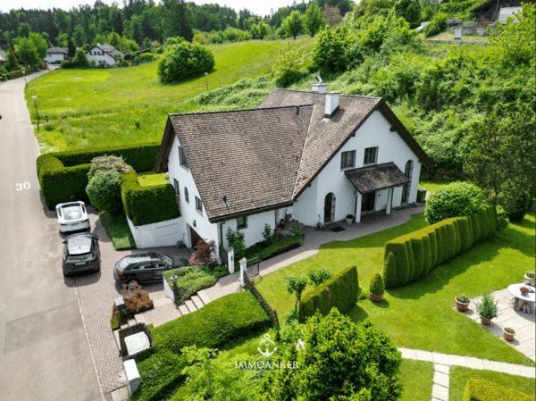Private Poolvilla mit Einliegerwohnung - Ihr Rückzugsort in Fällanden 10