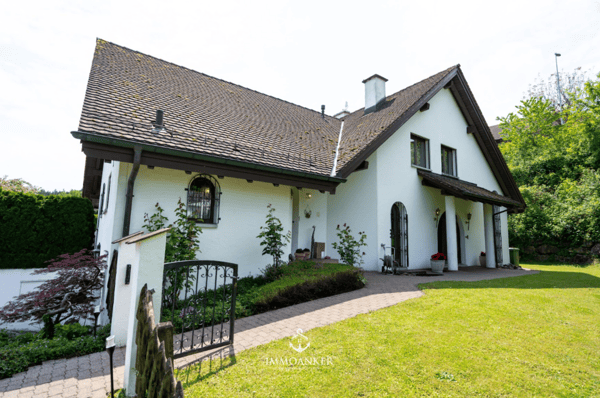 Private Poolvilla mit Einliegerwohnung - Ihr Rückzugsort in Fällanden 2