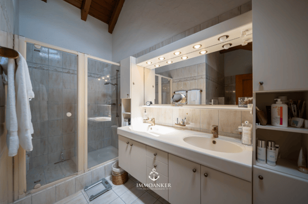 Private Poolvilla mit Einliegerwohnung - Ihr Rückzugsort in Fällanden 9