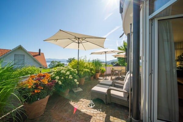 Dein persönliches Refugium: Das exklusive 2.5-Zimmer-Eigenheim mit Seesicht und Pool in Richterswil 12