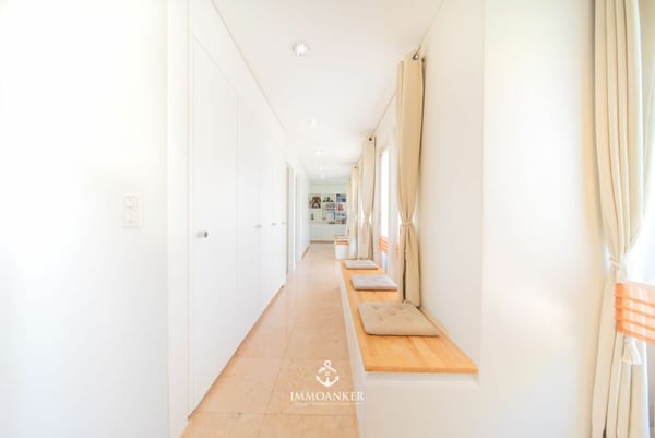 Dein persönliches Refugium: Das exklusive 2.5-Zimmer-Eigenheim mit Seesicht und Pool in Richterswil 9