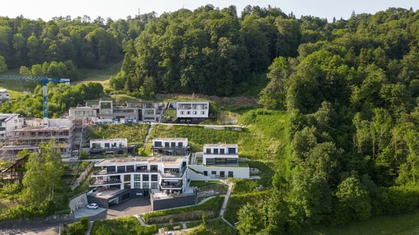 Wo Luxus auf Lebensqualität trifft: Ihr Haus der Extraklasse mit unverbaubarer Panorama-Aussicht 1