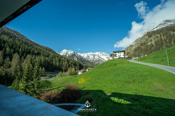 Alpine Wohnqualität trifft stilvolle Ruhe 8