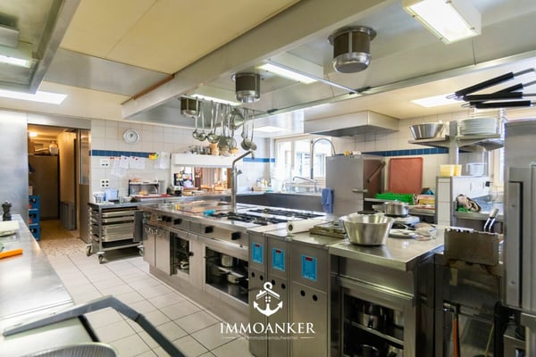 Erfolgreiches Restaurant mit 1.5 Zi. Wohnung und viel Umschwung am Südhang 5