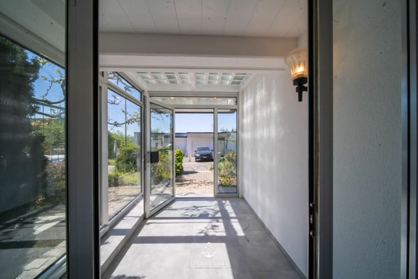 Frisch saniertes 6.5-Zimmer-Einfamilienhaus mit Südhanglage und Weitsicht in Füllinsdorf 11