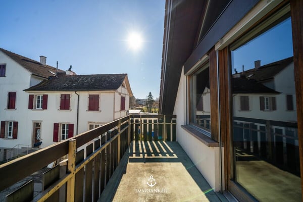 Lichtdurchflutete 4.5-Zimmer-Wohnung mit hoher Raumhöhe und Cheminée in Bottmingen 11