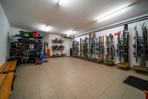 Moderne 2.5-Zimmer-Terrassenwohnung mit 20 m² Terrasse in Laax 13