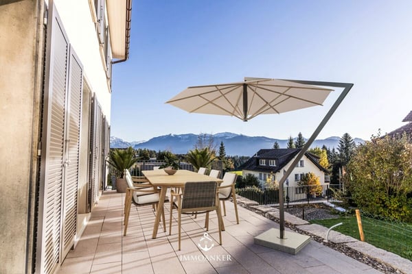 Südhang Traumwohnung mit atemberaubendem Berg- und Terrassen-Panorama 2