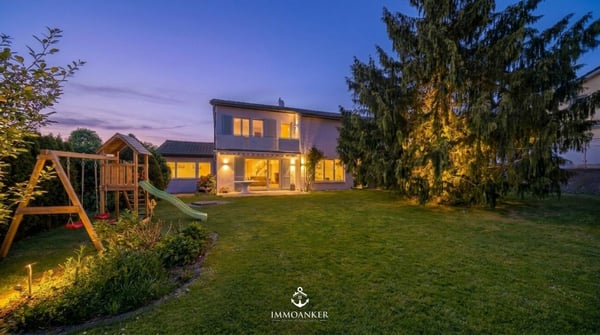 Charmantes 7-Zimmer-Einfamilienhaus mit Garten, Terrasse und Einliegerpotenzial in Uzwil 1
