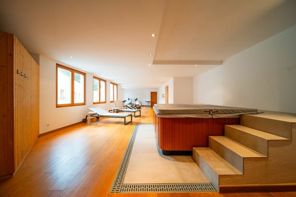 Moderne 2.5-Zimmer-Terrassenwohnung mit 20 m² Terrasse in Laax 7