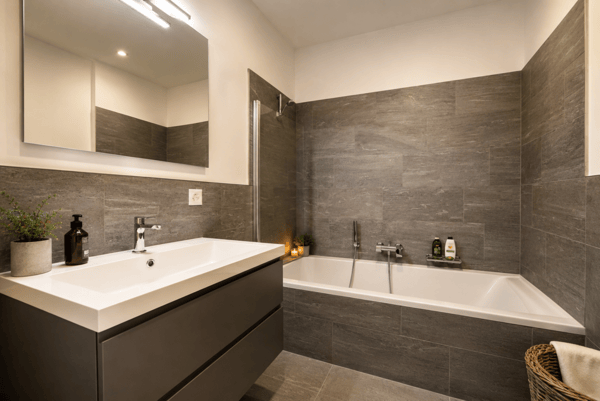 Moderne 2.5-Zimmer-Terrassenwohnung mit 20 m² Terrasse in Laax 9