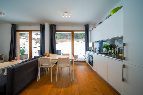 Moderne 2.5-Zimmer-Terrassenwohnung mit 20 m² Terrasse in Laax 4