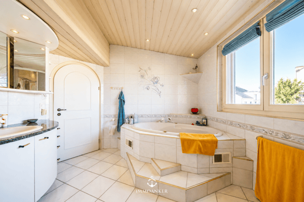Wohnen, Arbeiten oder Vermieten - 7.5-Zimmer-Haus mit Gewerbeanteil und vielseitigem Potenzial 17
