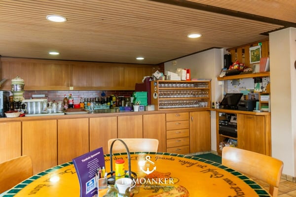 Erfolgreiches Restaurant mit 4.5 Zi. Wohnung und viel Umschwung am Südhang 12