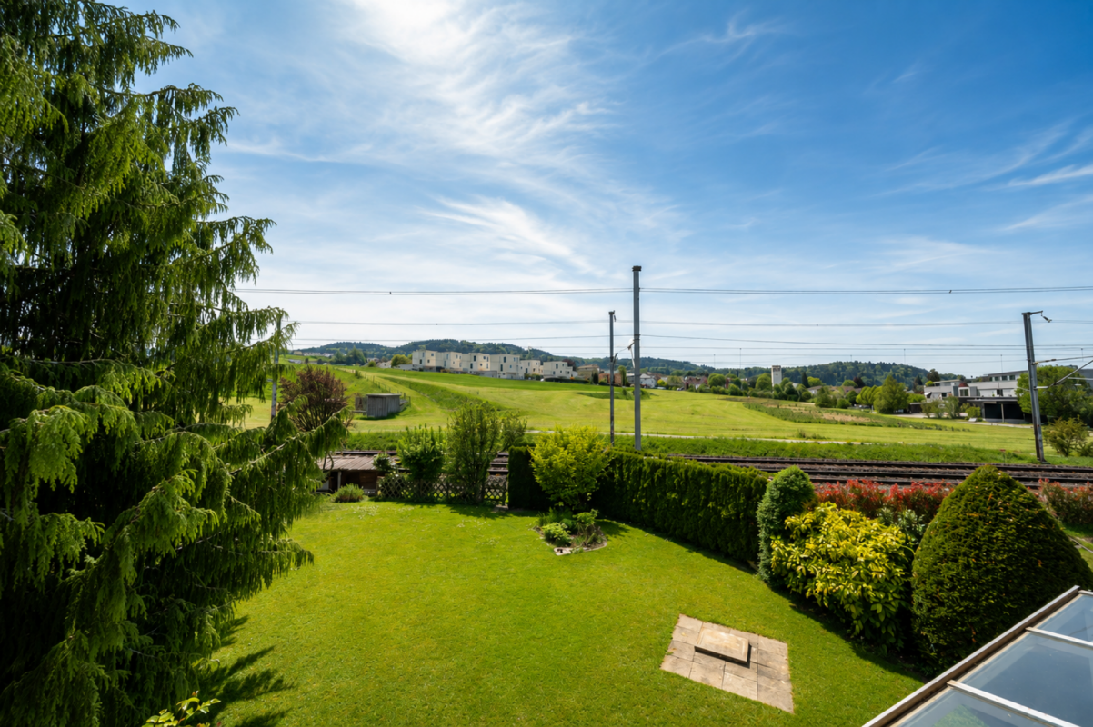 Charmantes 7-Zimmer-Einfamilienhaus mit Garten, Terrasse und Einliegerpotenzial in Uzwil
