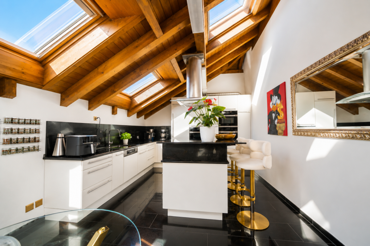 Exklusive 6.5-Zimmer-Dachgeschosswohnung mit Lift direkt in die Wohnung - Seepark Altendorf