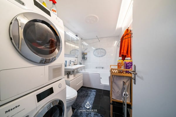 Exklusive 6.5-Zimmer-Dachgeschosswohnung mit Lift direkt in die Wohnung - Seepark Altendorf 12
