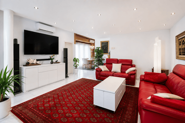 Exklusive 6.5-Zimmer-Dachgeschosswohnung mit Lift direkt in die Wohnung - Seepark Altendorf 3
