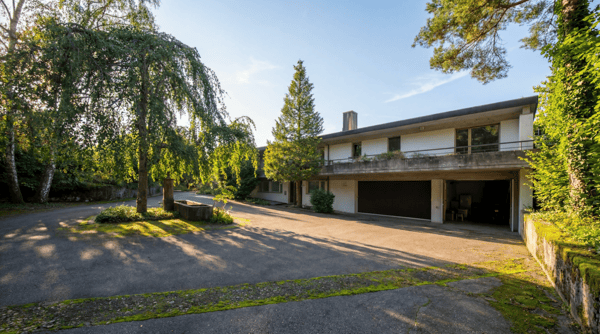 Eine Villa mit Potenzial in Lüscherz 12