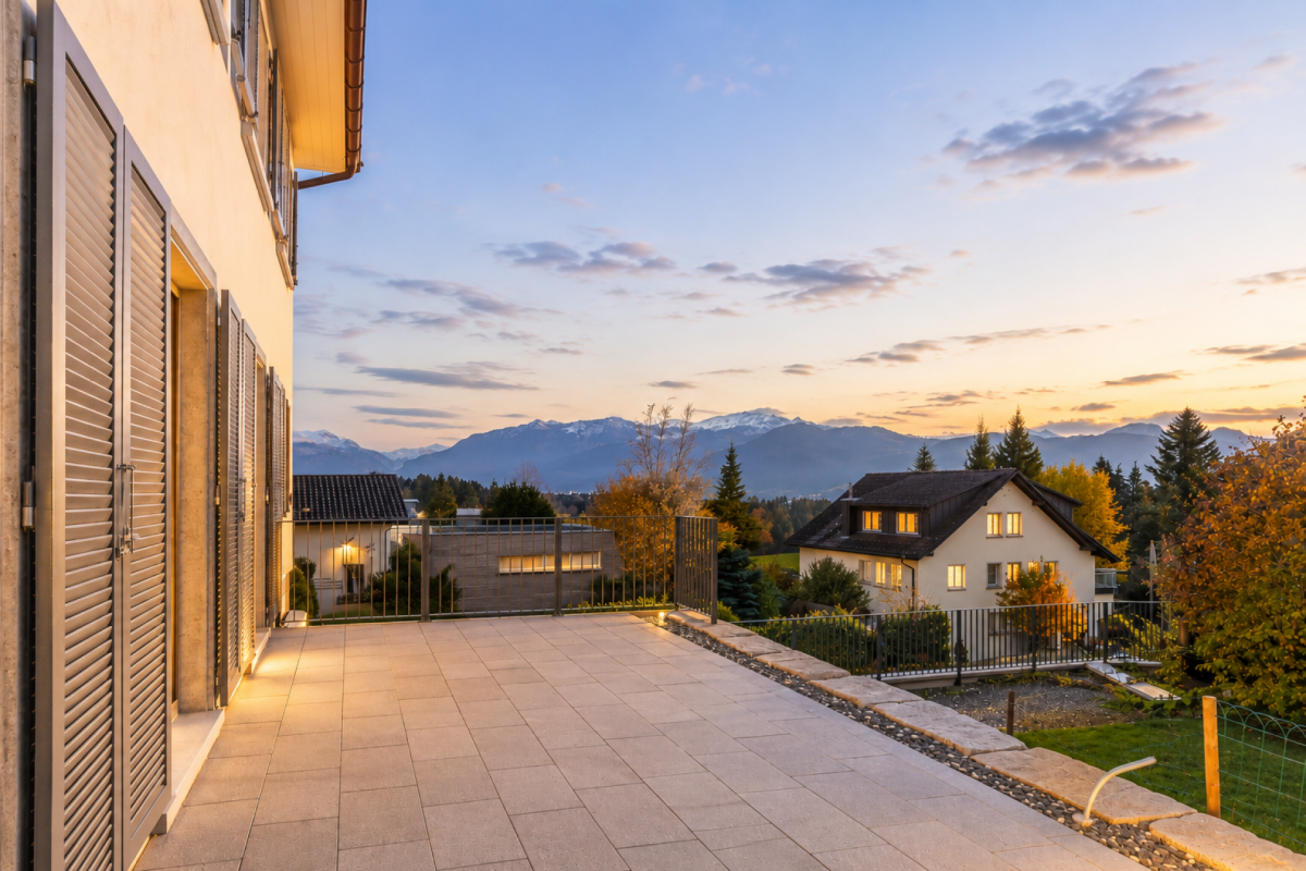 Südhang Traumwohnung mit atemberaubendem Berg- und Terrassen-Panorama