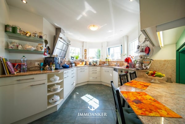 Wohnen mit Weitblick - umgeben von Ruhe und Grün. - 6.5 Zimmer EFH in Sulz 3
