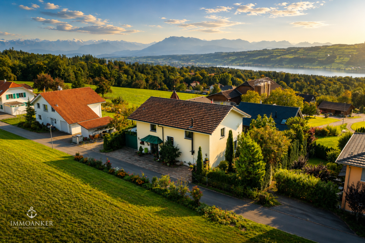 Wohnen mit Weitblick - umgeben von Ruhe und Grün. - 6.5 Zimmer EFH in Sulz
