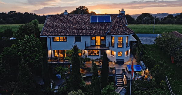 Wohnen mit Weitblick - umgeben von Ruhe und Grün. - 7.5 Zimmer EFH in Sulz 1