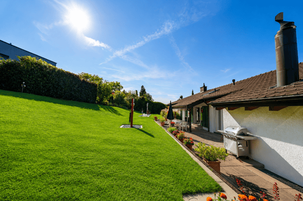 Grosszügiges 1.5-Zimmer-Einfamilienhaus mit viel Land und Entwicklungspotenzial in Dänikon 5