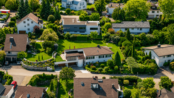 Grosszügiges 1.5-Zimmer-Einfamilienhaus mit viel Land und Entwicklungspotenzial in Dänikon 19
