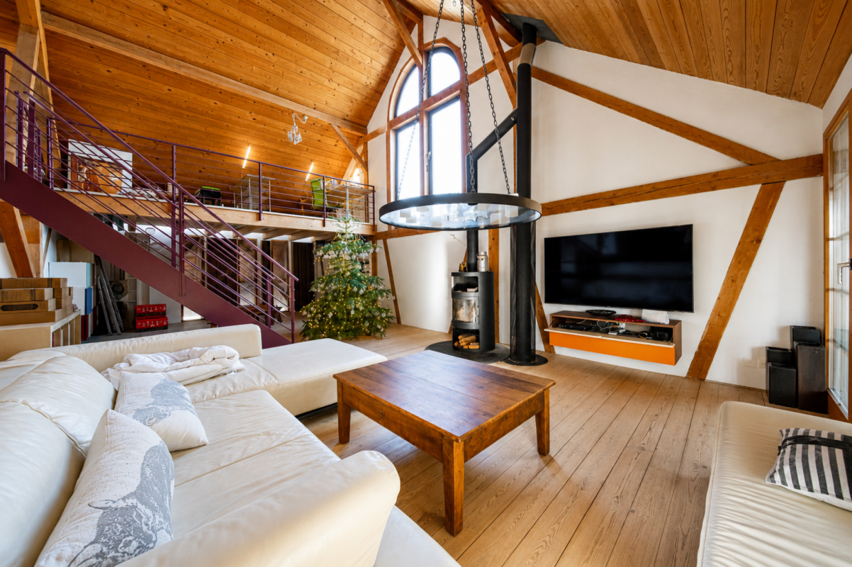 Charmantes 7-Zimmer-Reihenmittelhaus mit 220 m² Wohnfläche in Rickenbach ZH