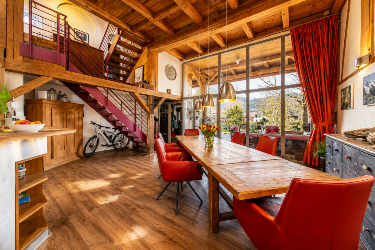 Charmantes 7-Zimmer-Reihenmittelhaus mit 220 m² Wohnfläche in Rickenbach ZH
