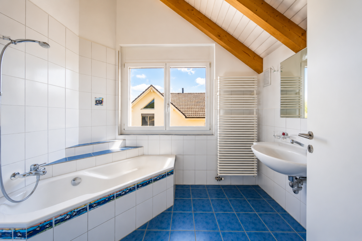 Modernes 10.5-Zimmer-Einfamilienhaus mit Weitsicht, Minergie-Standard und vielseitigem Nutzungspotenzial in Pfungen