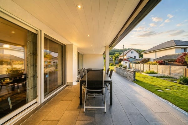 Luxuriöses Wohnen direkt am Rhein - exklusives 6.5-Zimmer-Einfamilienhaus mit traumhafter Aussicht 20