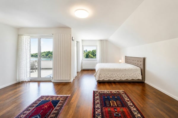 Luxuriöses Wohnen direkt am Rhein - exklusives 6.5-Zimmer-Einfamilienhaus mit traumhafter Aussicht 12