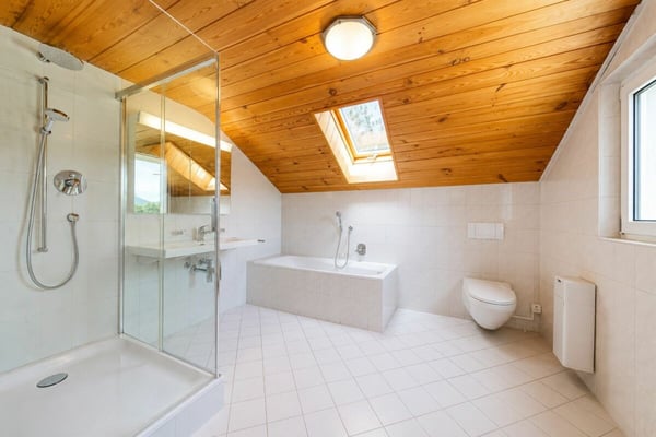 Ein Zuhause am Rhein mit Naturpool und Ausbaupotenzial - exklusives 8.5-Zimmer-Einfamilienhaus 11